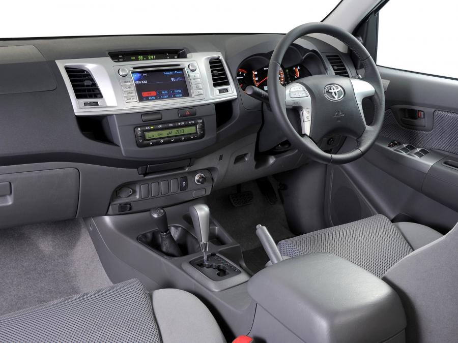  Toyota Hilux Double Cab 2011 года  (ZA) (фото 2 из 20)